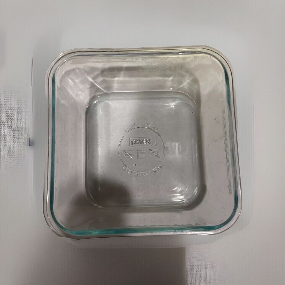 Pyrex 4 Cup 950 ML #8704 Blue Tint Square Glass Dish With Locking Lid - Picture 4 of 8
